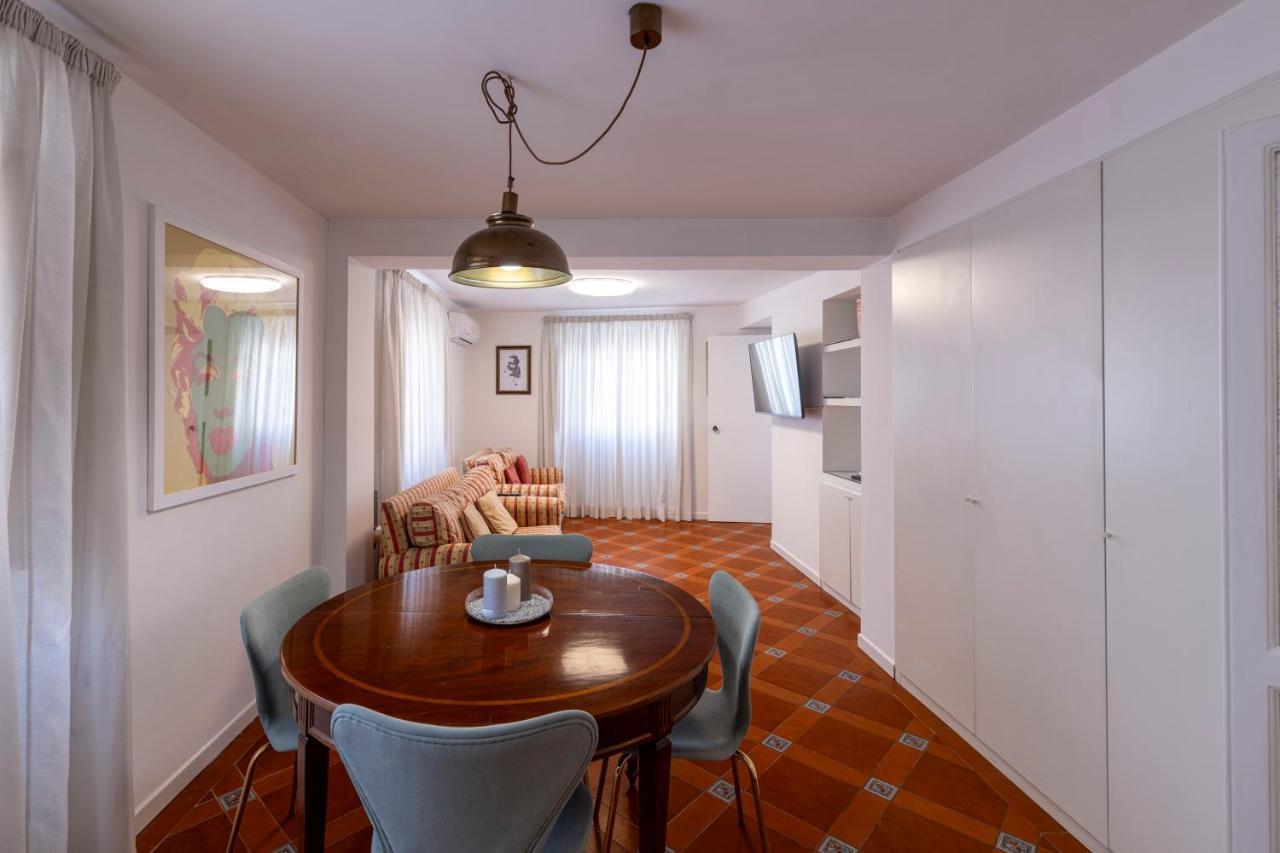 Parlamento Luxury Apartment Roma Exterior foto