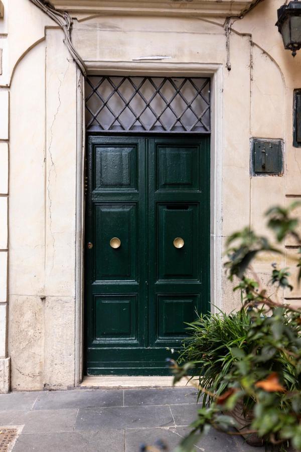 Parlamento Luxury Apartment Roma Exterior foto