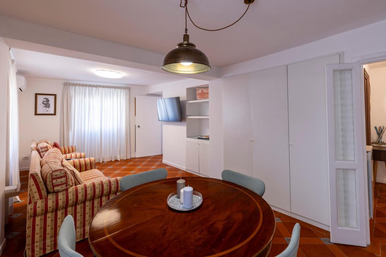 Parlamento Luxury Apartment Roma Exterior foto